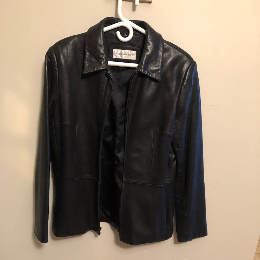 Jones New York Women’s genuine leather jacket M